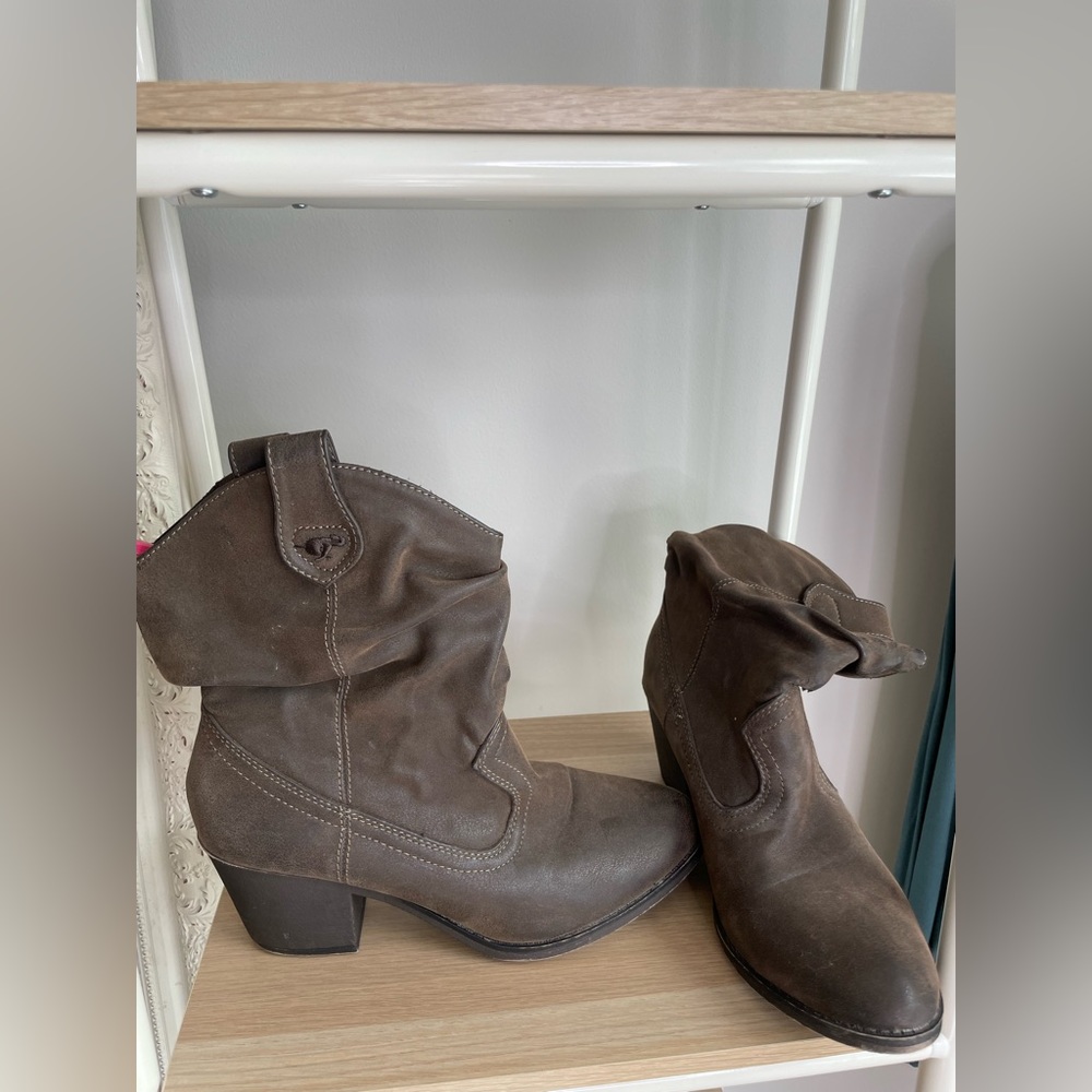 Rocket dog slouchy short cowboy boots